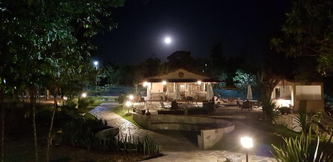 Orla Morada Do Sol Pirenopolis Exterior photo